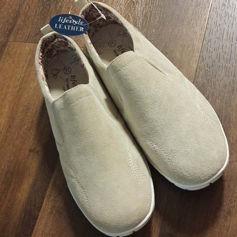 NWT, Lifestyle by Cushion-walk Women's 7E tan white slipon